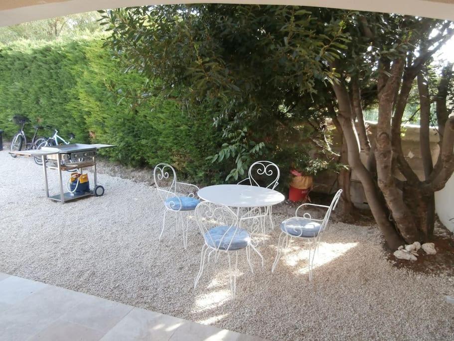 Gite A Caromb Exterior photo